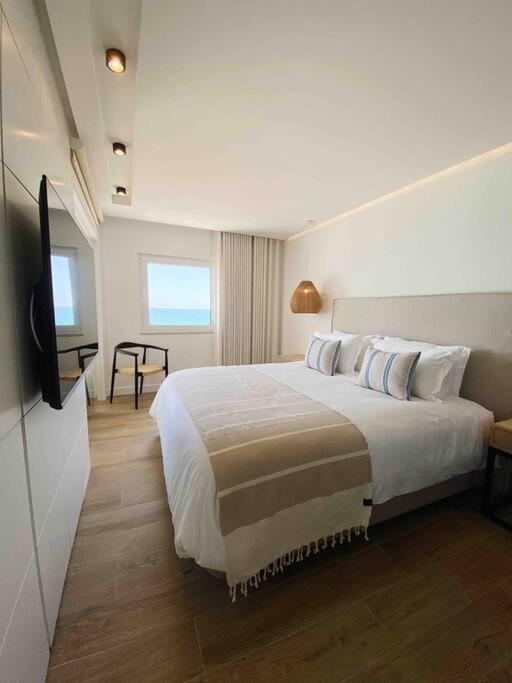 Front Sea Apartment *